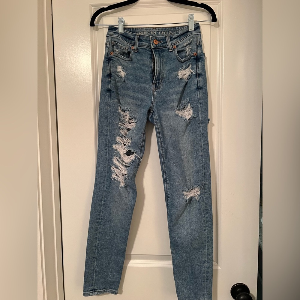 American Eagle Ripped Mom Jeans Size 00